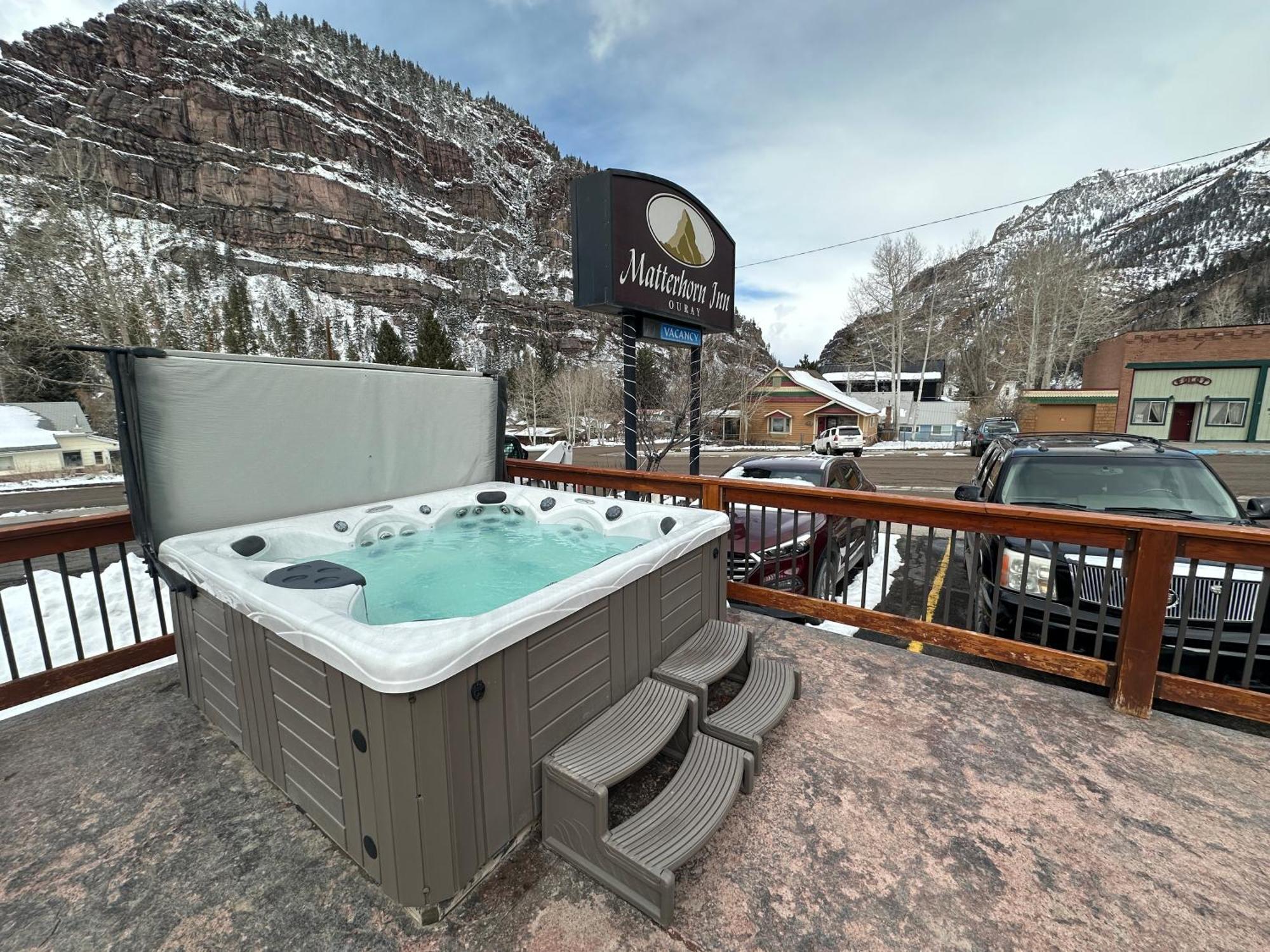 Matterhorn Inn Урей Екстер'єр фото