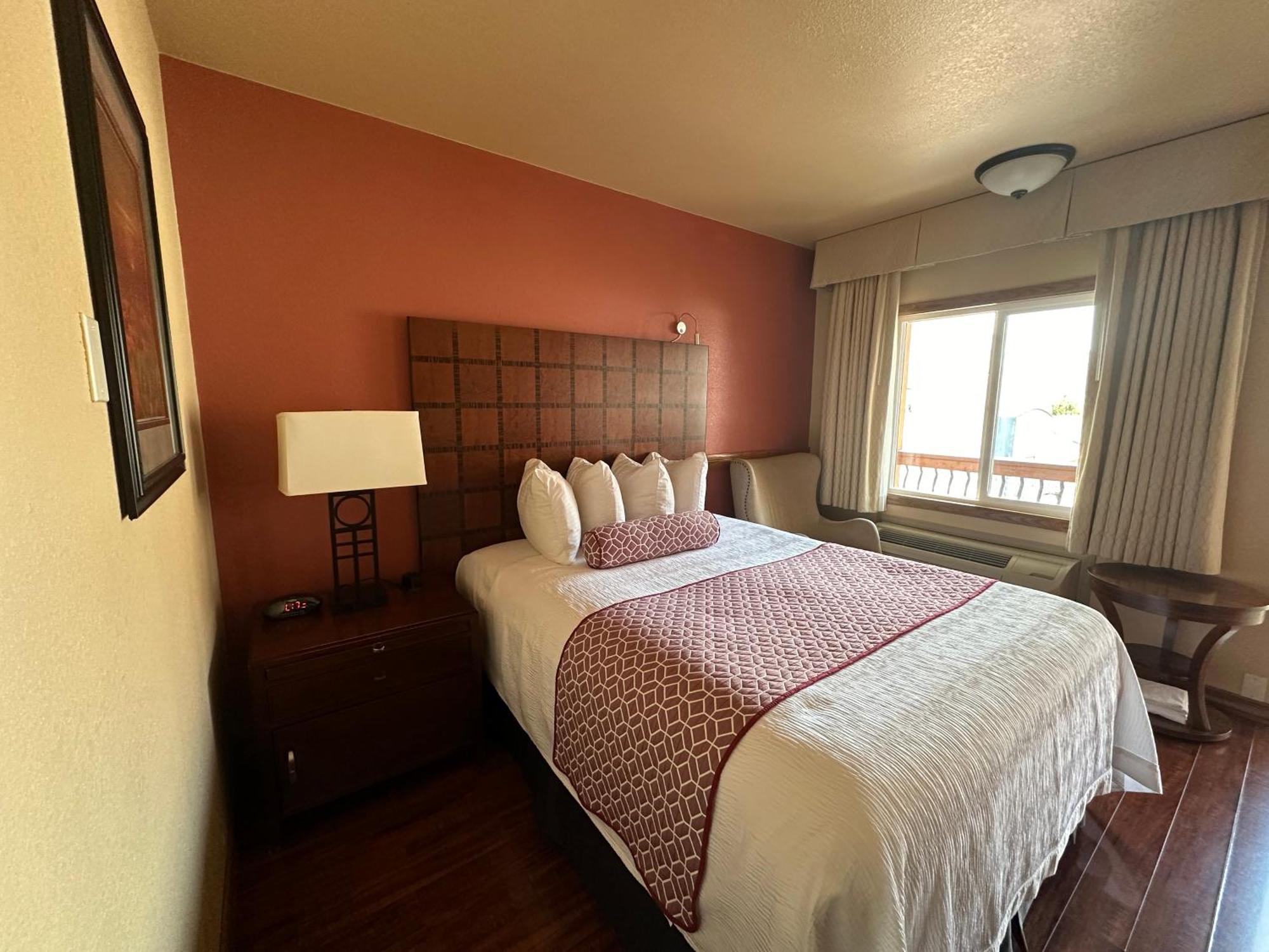 Matterhorn Inn Урей Номер фото