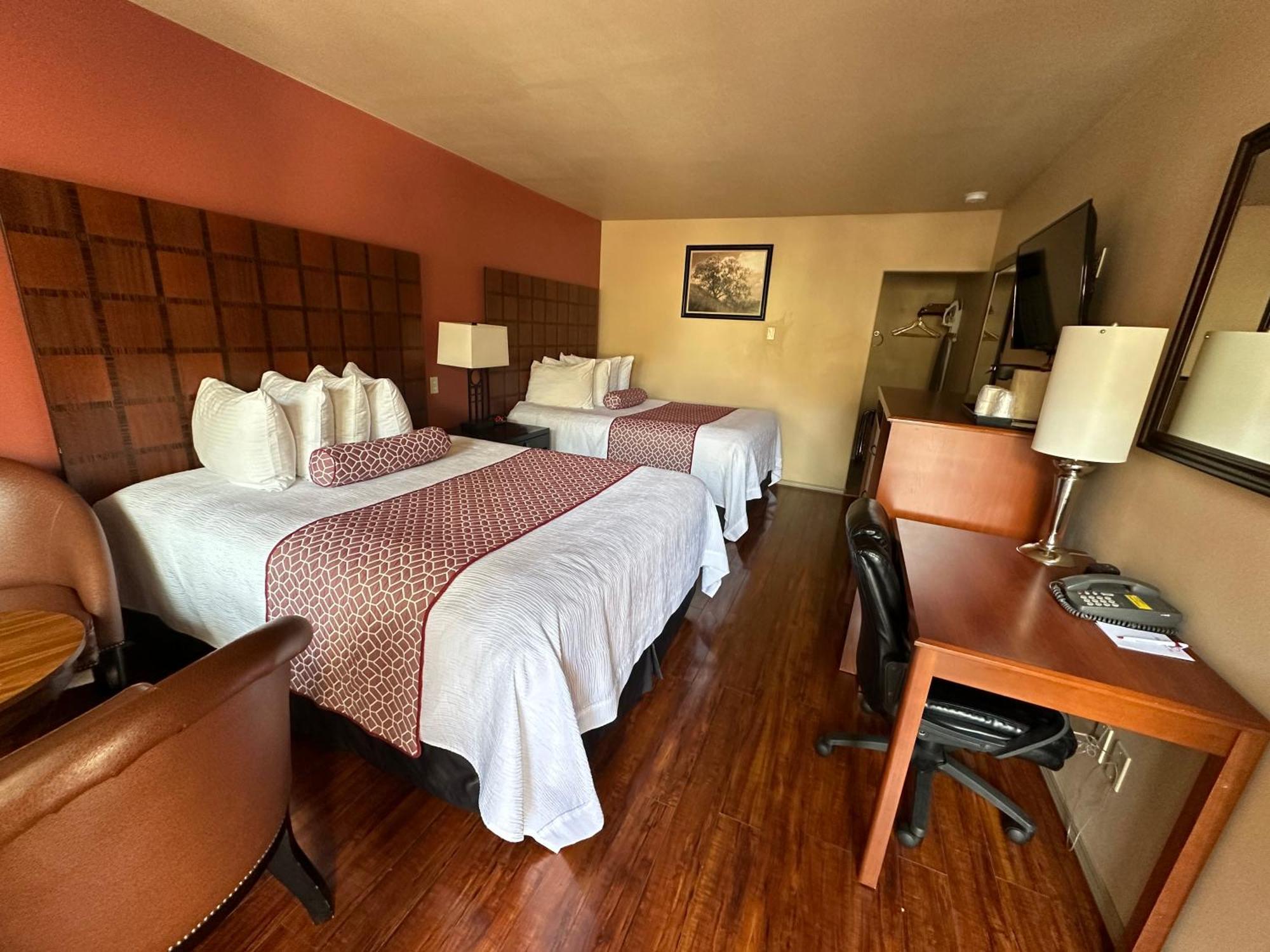 Matterhorn Inn Урей Номер фото